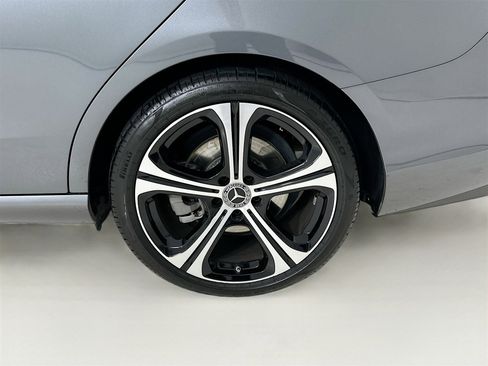 Used 2025 Mercedes-Benz C 300 Sedan image 32