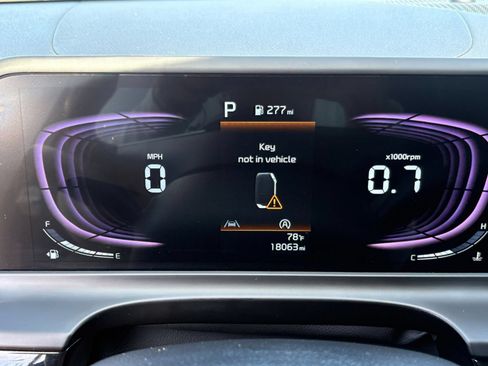 Used 2025 Kia Seltos S FWD image 41