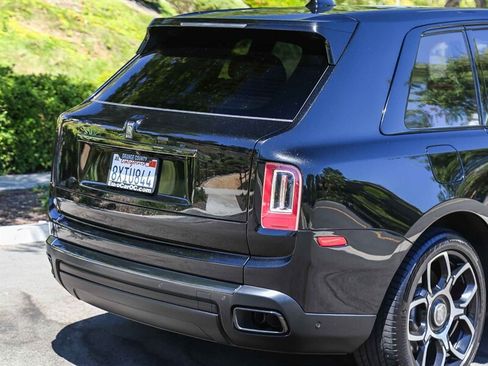 Used 2021 Rolls-Royce Cullinan Black Badge AWD/4WD image 31
