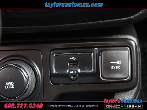 Used 2023 Jeep Renegade Latitude AWD/4WD image 21