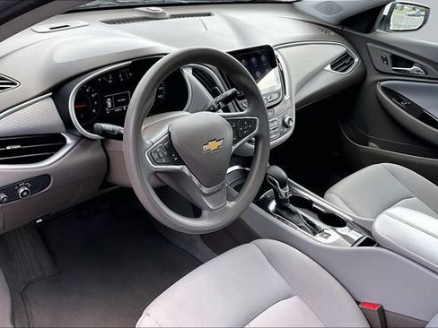 Used 2024 Chevrolet Malibu LT FWD image 16