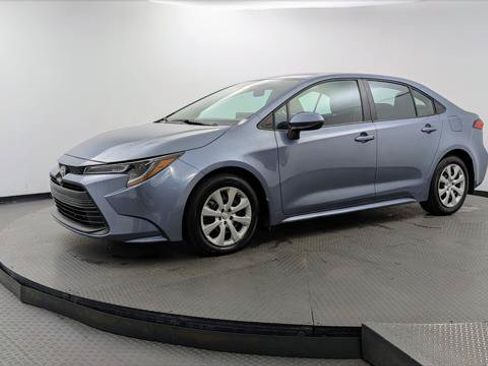 Used 2026 Toyota Corolla LE FWD image 2