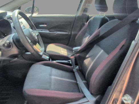 Used 2024 Nissan Versa SR FWD image 17
