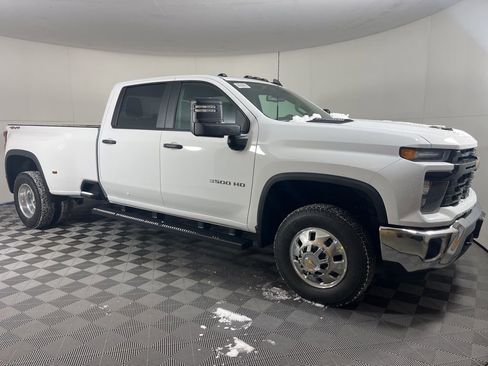 New 2026 Chevrolet Silverado 3500 W/T image 2