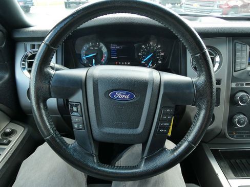 Used 2017 Ford Expedition EL XLT AWD/4WD image 32