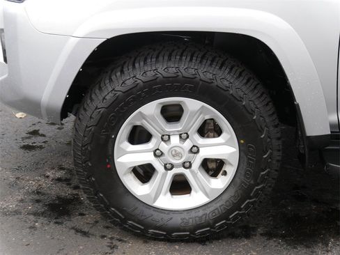 Certified 2024 Toyota 4Runner SR5 Premium image 8