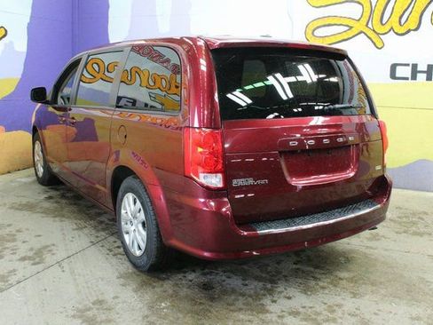 Used 2018 Dodge Grand Caravan SE w/ UConnect Hands-Free Group image 6