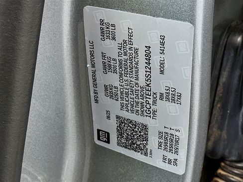 Used 2025 Chevrolet Colorado Trail Boss image 12