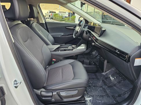 Used 2025 Kia EV6 Light image 31