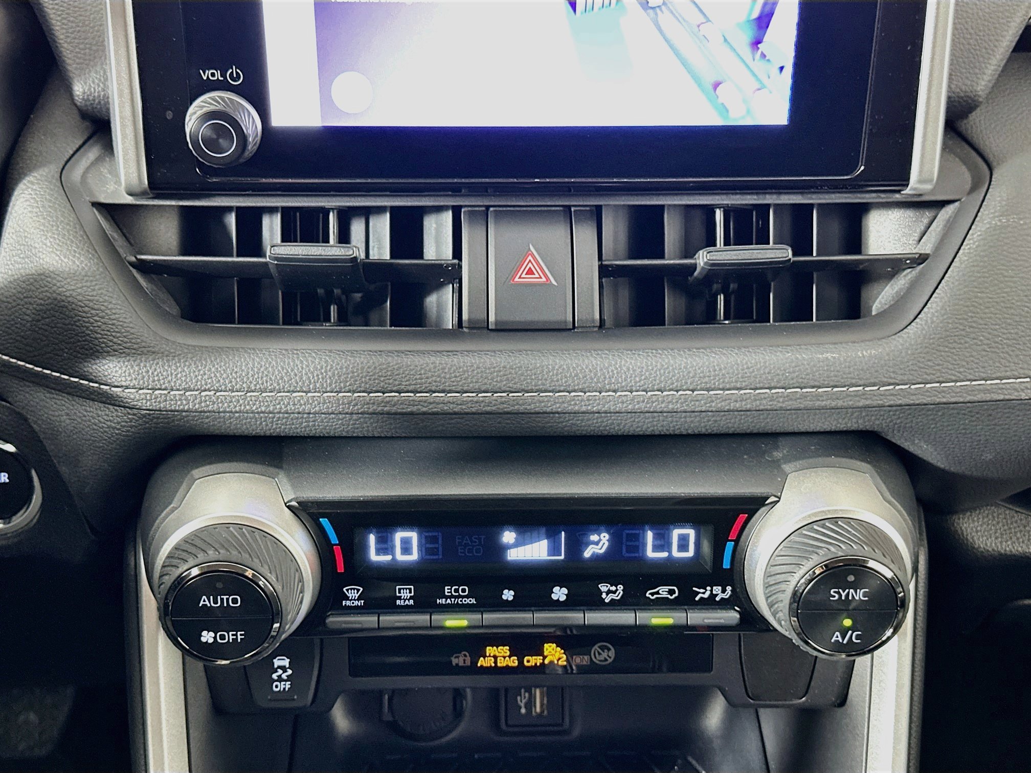 Used 2025 Toyota RAV4 XLE AWD/4WD image 24
