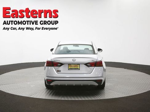 Used 2024 Nissan Altima 2.5 SV FWD image 35