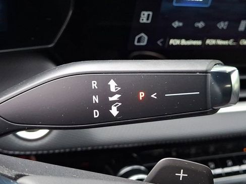 Used 2025 Chevrolet Equinox LT AWD/4WD image 14