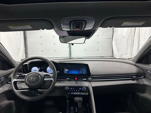 Used 2025 Hyundai Elantra SEL w/ Cargo Package image 37