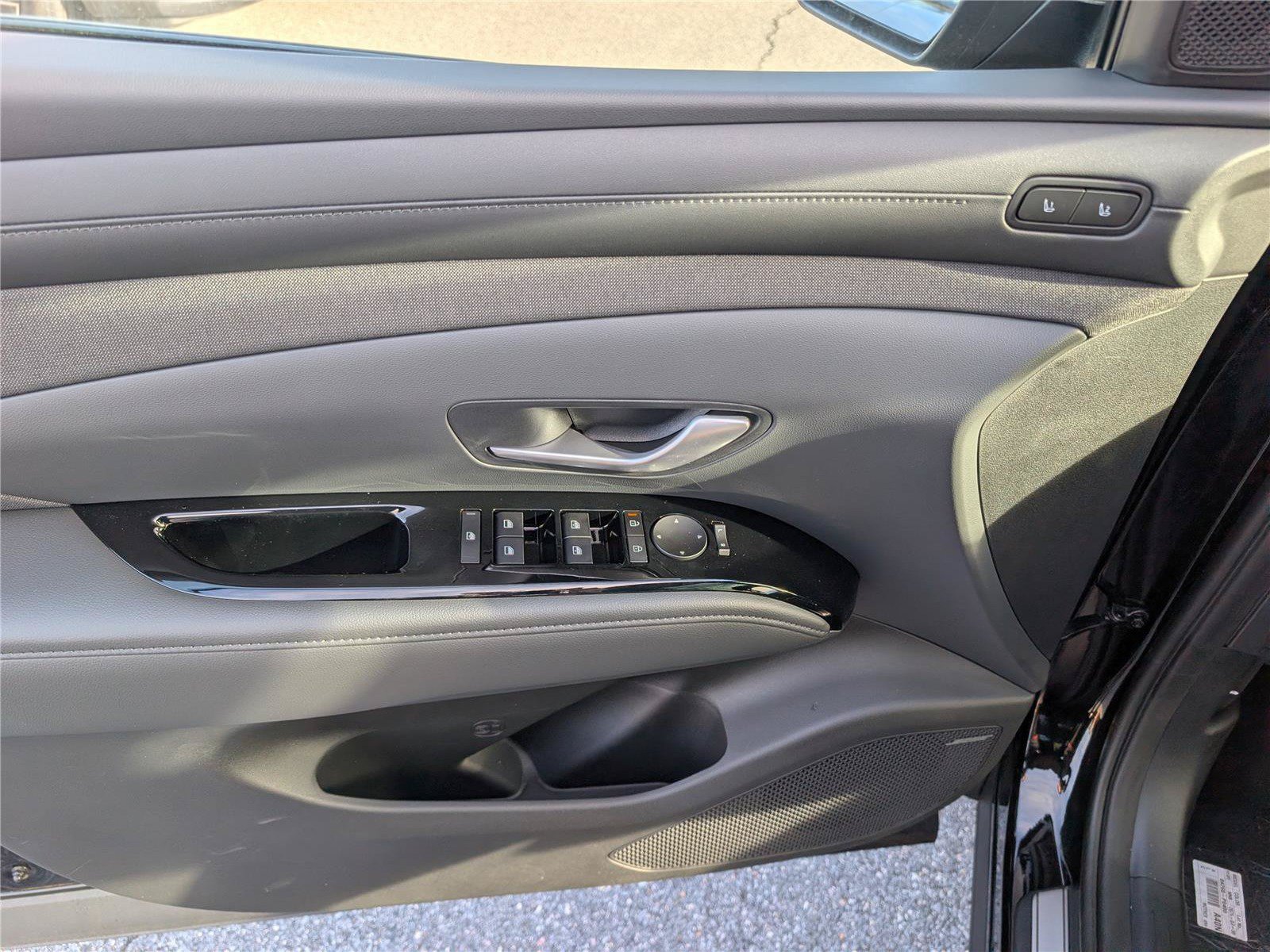 New 2026 Hyundai Tucson Limited AWD/4WD image 18