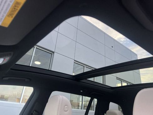 Certified 2025 Mercedes-Benz GLS 450 4MATIC image 21