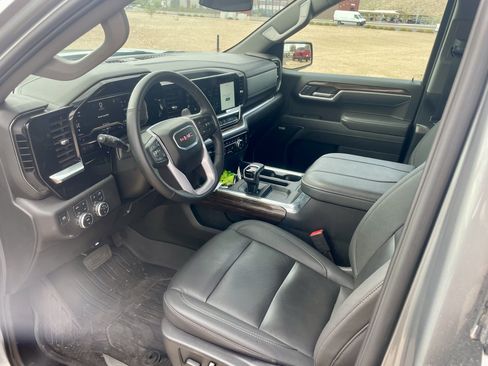 Used 2025 GMC Sierra 1500 Elevation w/ Elevation Premium Package AWD/4WD image 10