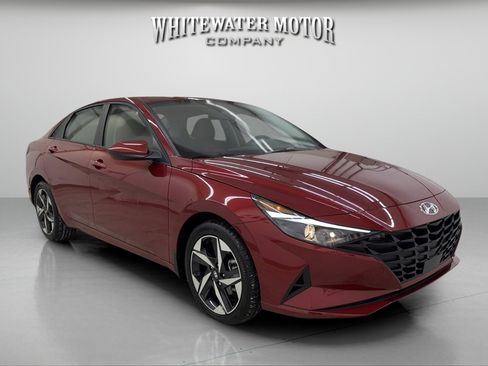 Used 2023 Hyundai Elantra SEL w/ Convenience Package image 5