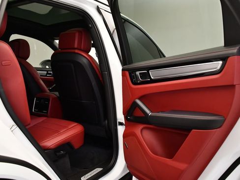 Used 2023 Porsche Cayenne image 54