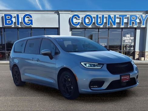 Used 2023 Chrysler Pacifica Touring-L w/ S Appearance Package image 9