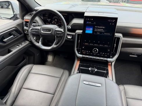 Used 2025 GMC Yukon Denali AWD/4WD image 8