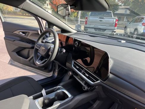 New 2026 Chevrolet Equinox EV LT w/ Comfort Package image 29