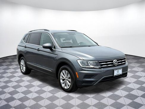 Used 2018 Volkswagen Tiguan SE w/ Panoramic Sunroof Package AWD/4WD image 7
