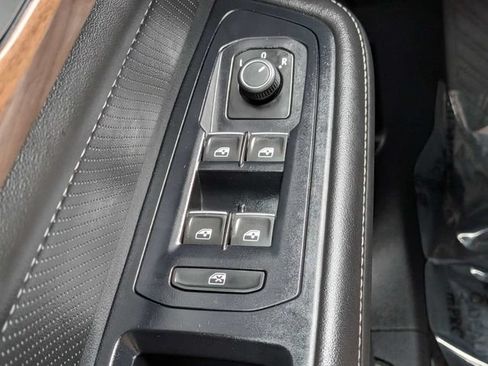 Certified 2025 Volkswagen Atlas SE FWD image 26