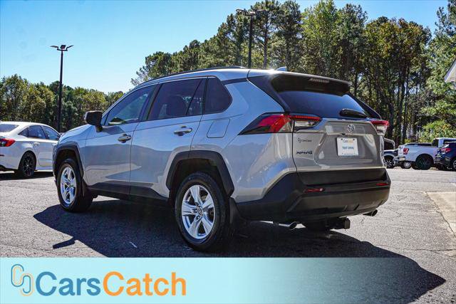 Used 2020 Toyota RAV4 XLE w/ Convenience Package FWD image 13