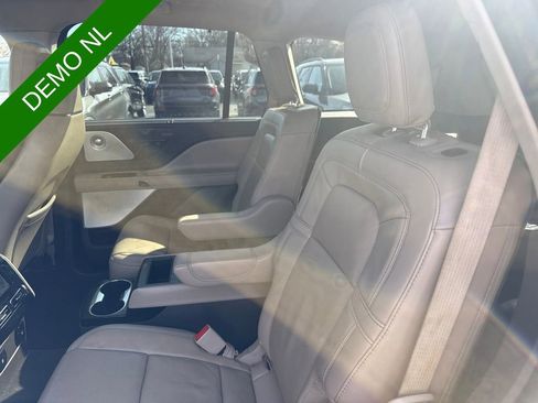Used 2023 Lincoln Aviator Grand Touring w/ Equipment Group 301A AWD/4WD image 12
