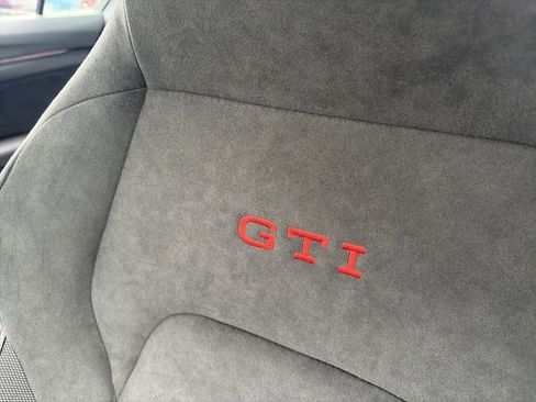 New 2026 Volkswagen GTI SE FWD image 15