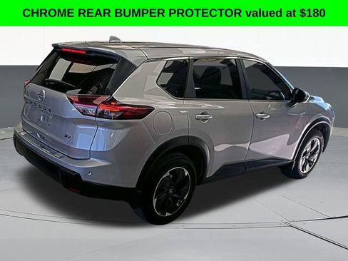 Used 2024 Nissan Rogue SV image 6