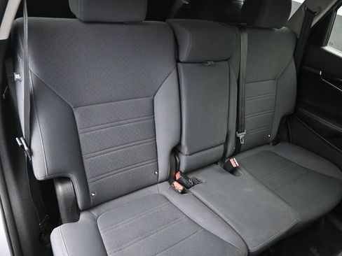 Used 2017 Kia Sorento L image 36