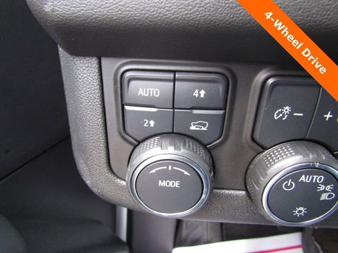 Used 2024 Chevrolet Tahoe LT image 9