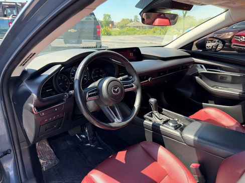 Used 2023 MAZDA MAZDA3 s FWD image 10