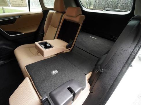 Used 2019 Toyota RAV4 LE image 36