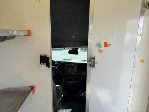 Used 2021 Chevrolet Express 3500 w/ Power Convenience Package image 23