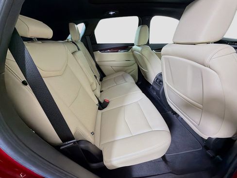 Used 2018 Cadillac XT5 Luxury w/ Driver Awareness Package FWD image 30