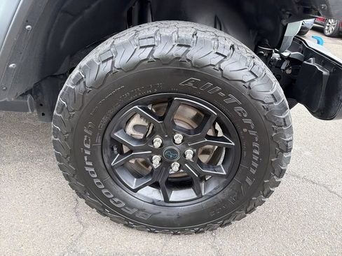 Used 2024 Jeep Wrangler Unlimited AWD/4WD image 35