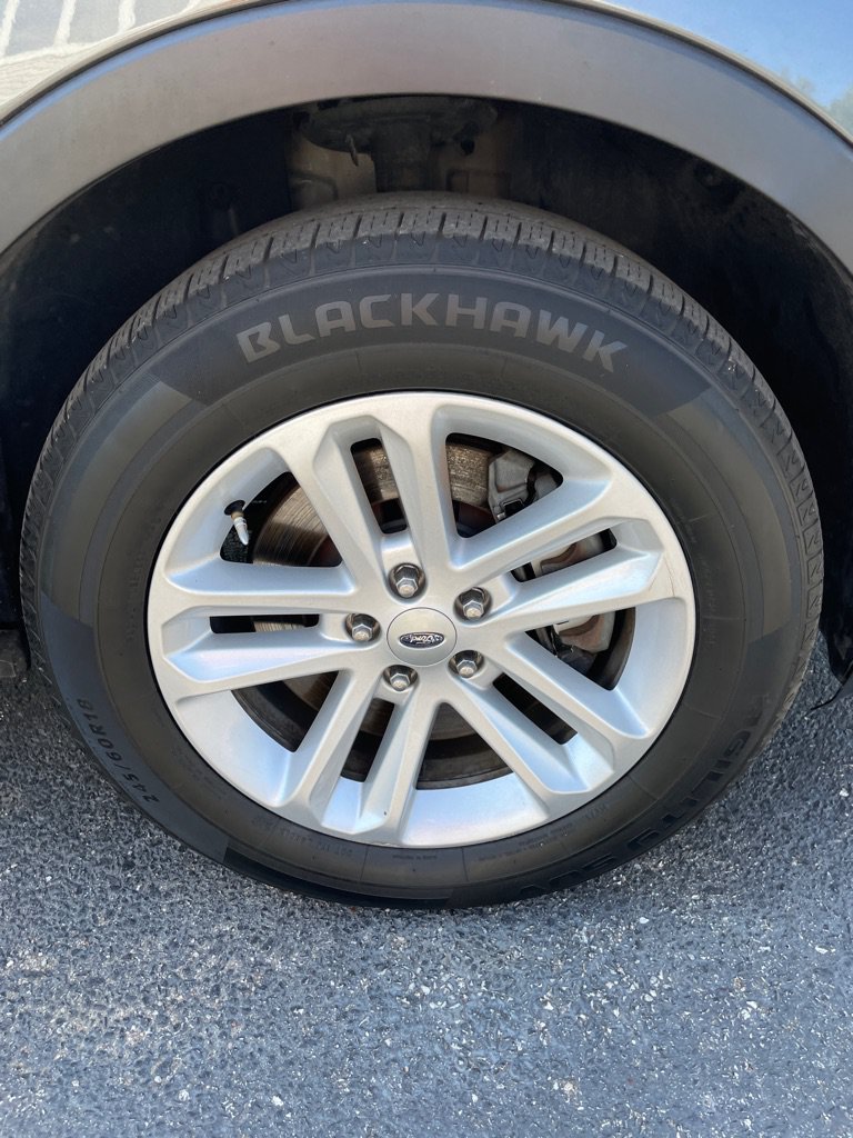 Used 2015 Ford Explorer XLT w/ Equipment Group 202B FWD image 26