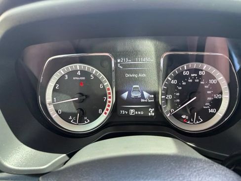 Used 2018 Nissan Titan SV w/ SV Convenience Package AWD/4WD image 25