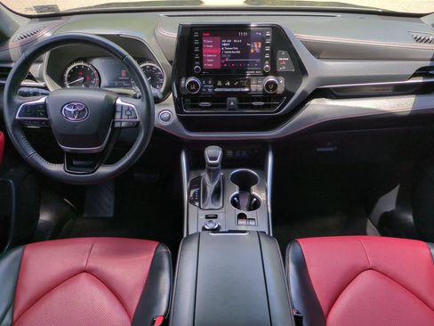 Used 2022 Toyota Highlander XSE AWD/4WD image 15