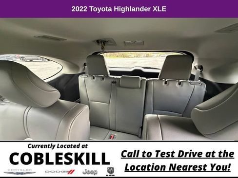 Used 2022 Toyota Highlander XLE AWD/4WD image 15