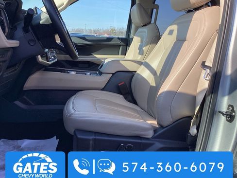 Used 2024 Ford Expedition Limited image 15