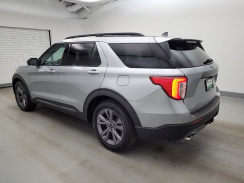 Used 2022 Ford Explorer XLT w/ Equipment Group 202A RWD image 3