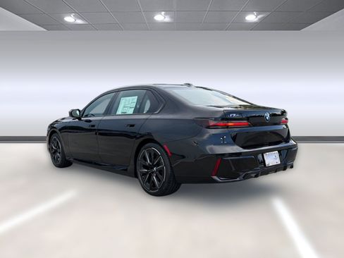 New 2026 BMW i7 xDrive60 w/ Executive Package AWD/4WD image 2