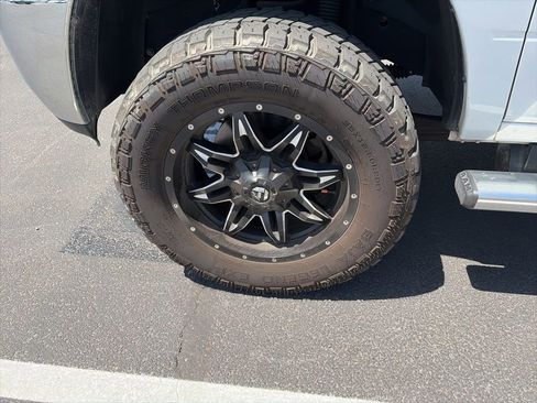 Used 2018 RAM 2500 Tradesman w/ Chrome Appearance Group AWD/4WD image 11