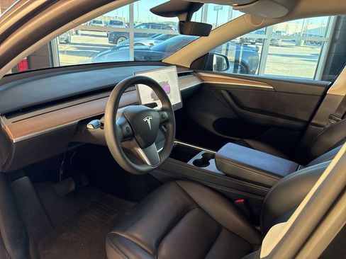 Used 2023 Tesla Model Y Long Range image 20