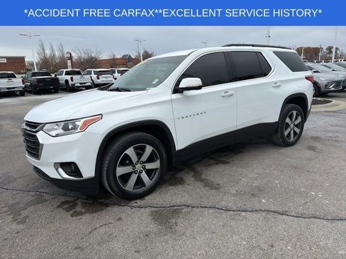 Used 2020 Chevrolet Traverse LT w/ LT Premium Package image 6