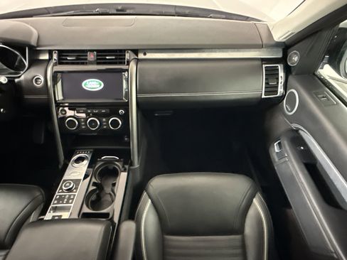 Used 2017 Land Rover Discovery First Edition AWD/4WD image 27