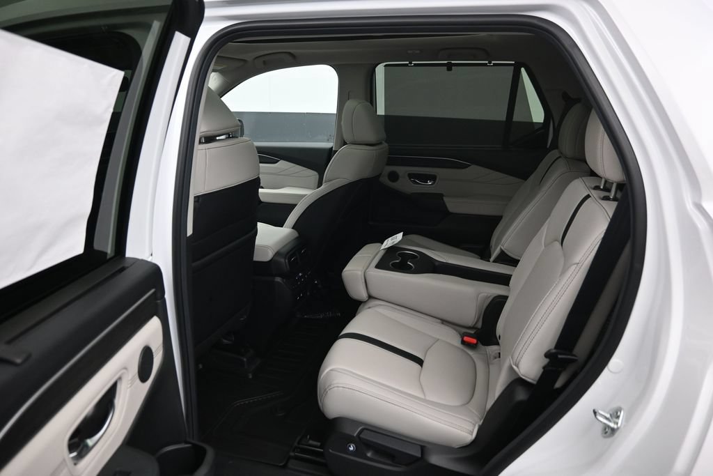 New 2026 Honda Pilot Touring image 10